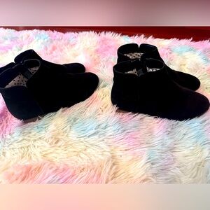 Two pairs of girls black booties size 2&3 Cat & Jack